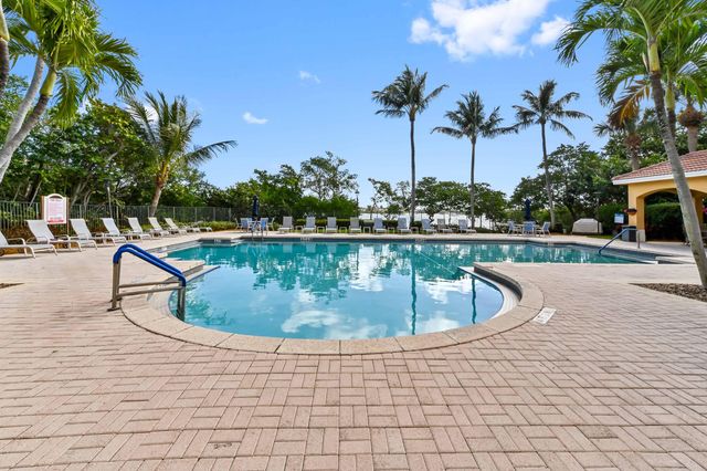 200 Scotia Drive 202, Hypoluxo, FL 33462