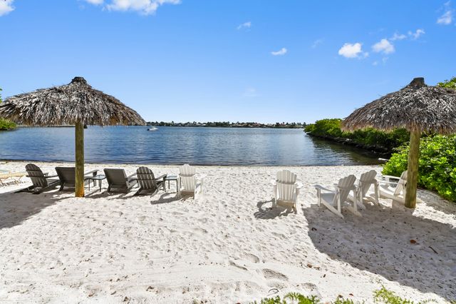 200 Scotia Drive 202, Hypoluxo, FL 33462