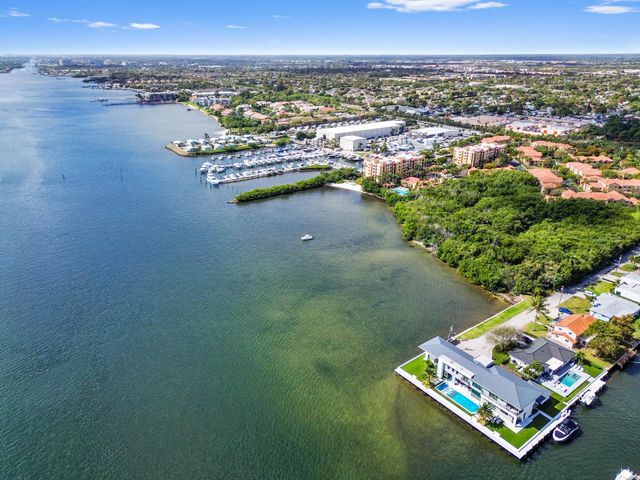 200 Scotia Drive 202, Hypoluxo, FL 33462