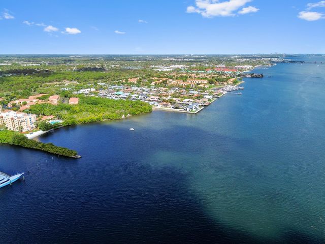 200 Scotia Drive 202, Hypoluxo, FL 33462