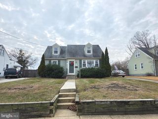 525 CHARLES AVE, Barrington, NJ 08007