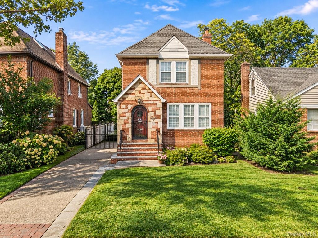 115 Canterbury Gate, Lynbrook, NY 11563 — exterior
