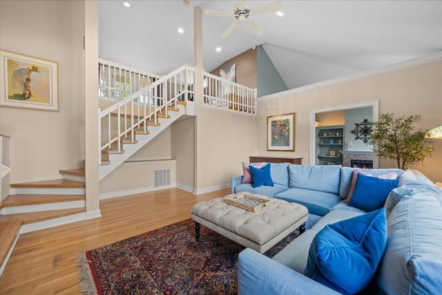 1515 Rosewood Avenue, Deerfield, IL 60015