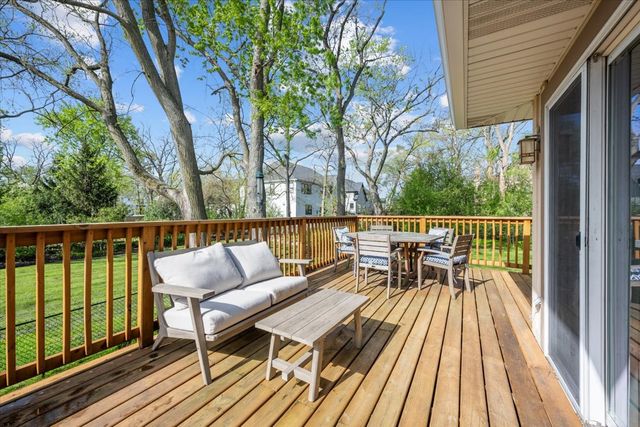 1515 Rosewood Avenue, Deerfield, IL 60015