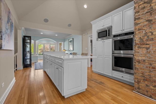 1515 Rosewood Avenue, Deerfield, IL 60015