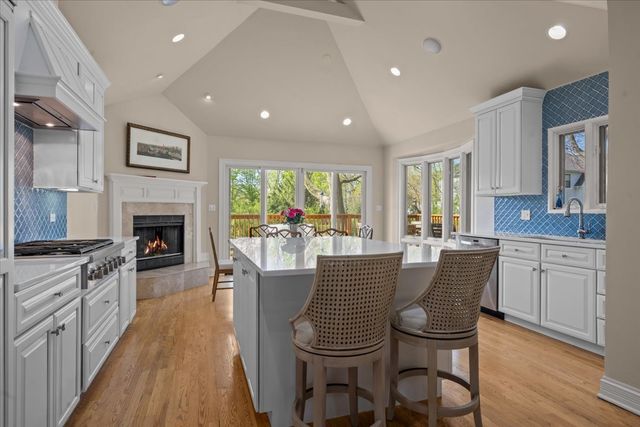 1515 Rosewood Avenue, Deerfield, IL 60015