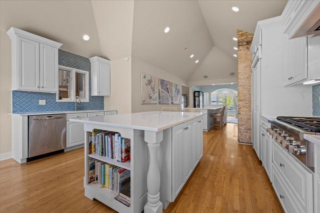 1515 Rosewood Avenue, Deerfield, IL 60015