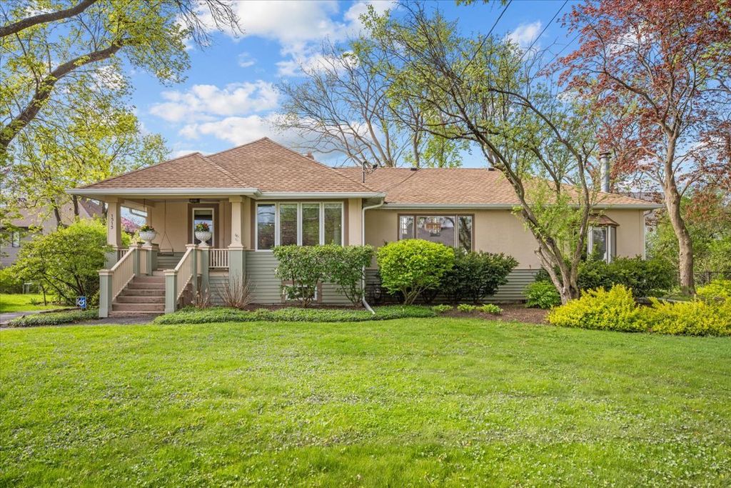 1515 Rosewood Avenue, Deerfield, IL 60015