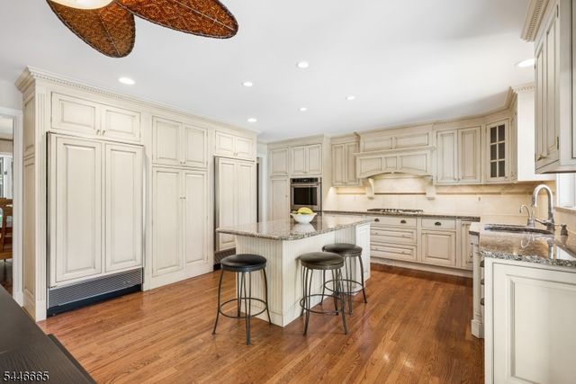 45 ACORN ROAD, Watchung Boro, NJ 07069