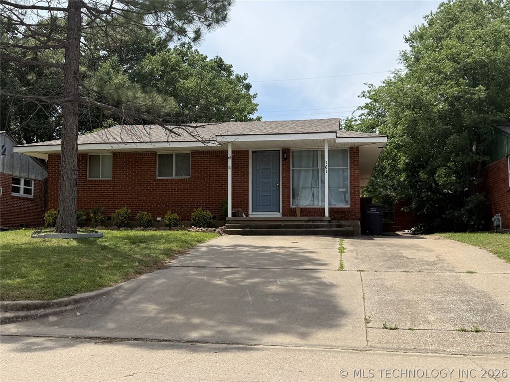 561 SE Greystone Avenue, Bartlesville, OK 74006