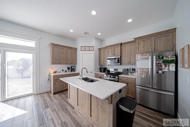 6820 S Broyhill Ave, Idaho Falls, ID 83402