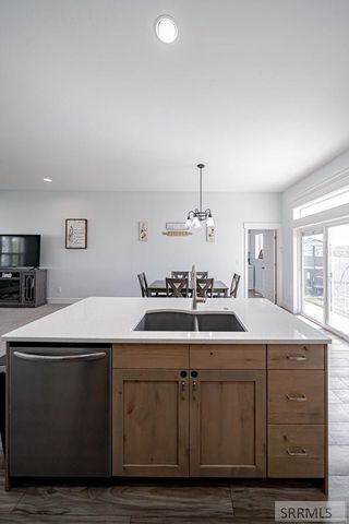 6820 S Broyhill Ave, Idaho Falls, ID 83402