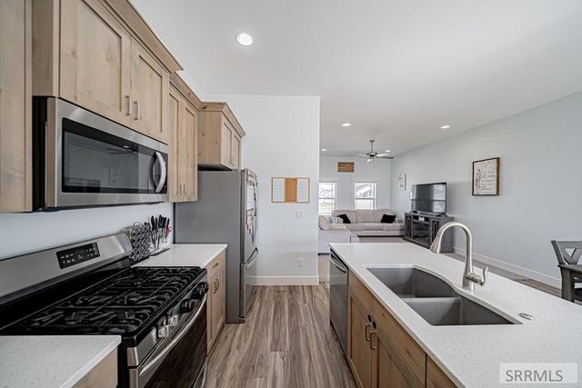 6820 S Broyhill Ave, Idaho Falls, ID 83402
