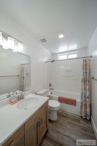 6820 S Broyhill Ave, Idaho Falls, ID 83402
