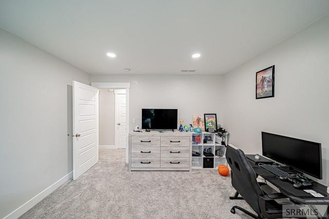 6820 S Broyhill Ave, Idaho Falls, ID 83402