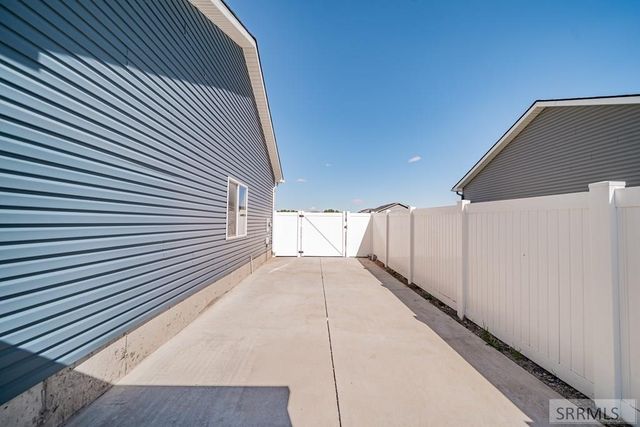 6820 S Broyhill Ave, Idaho Falls, ID 83402