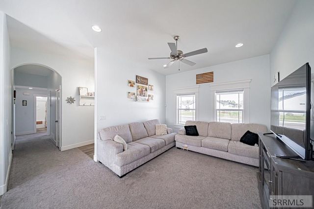6820 S Broyhill Ave, Idaho Falls, ID 83402