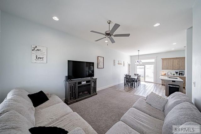 6820 S Broyhill Ave, Idaho Falls, ID 83402