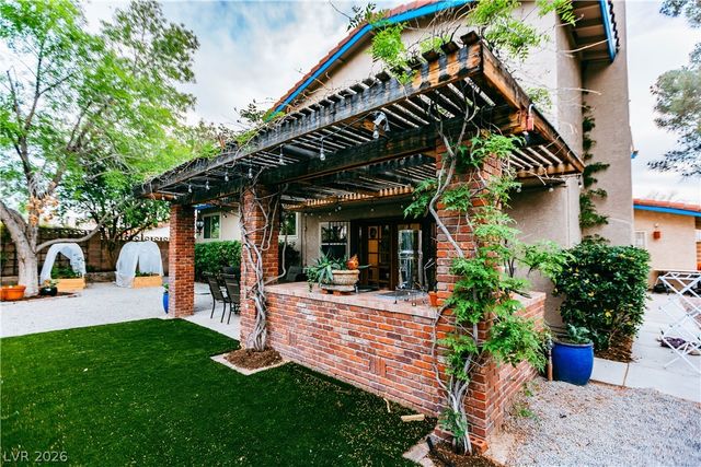8908 Silvagni Drive, Las Vegas, NV 89117