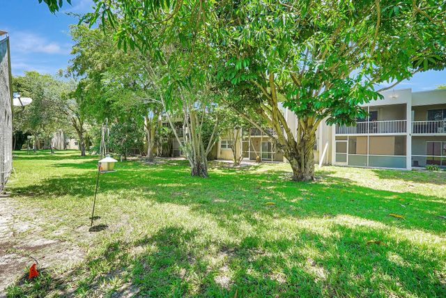 8630 Bridle Path Ct 207, Davie, FL 33328