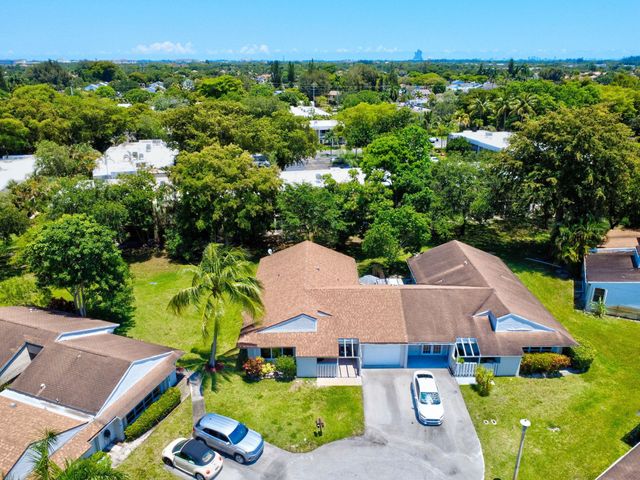 8630 Bridle Path Ct 207, Davie, FL 33328