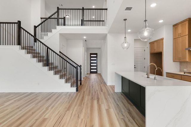 121 Bishop Wood Road, Dripping Springs, TX 78620