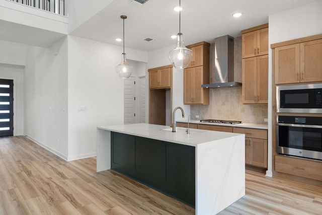 121 Bishop Wood Road, Dripping Springs, TX 78620