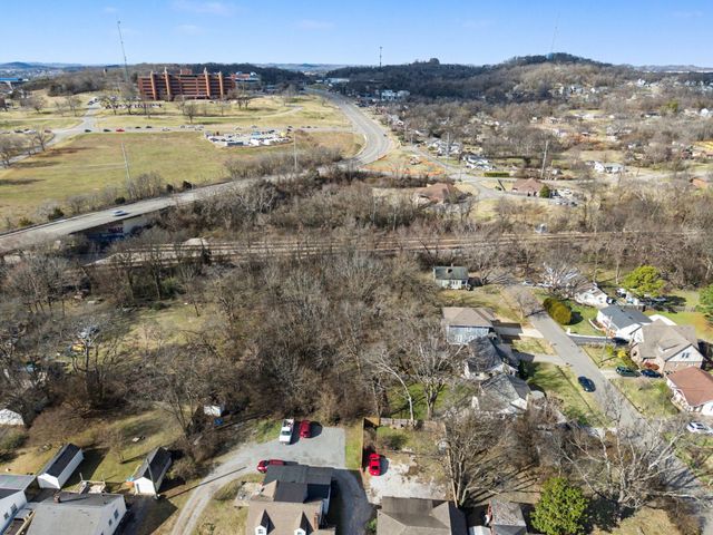 716 Gillock St, Nashville, TN 37216