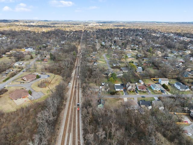 716 Gillock St, Nashville, TN 37216