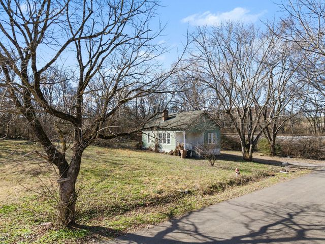 716 Gillock St, Nashville, TN 37216
