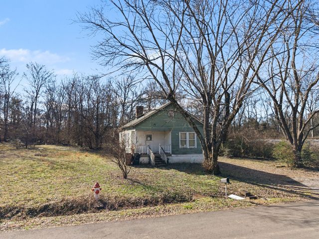 716 Gillock St, Nashville, TN 37216