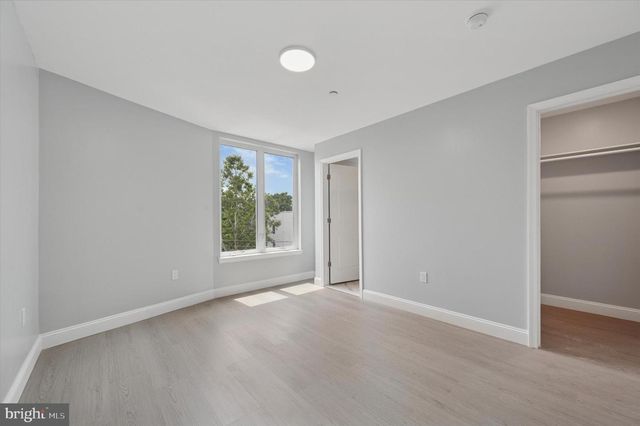 2405 RIDGE AVE, Philadelphia, PA 19121