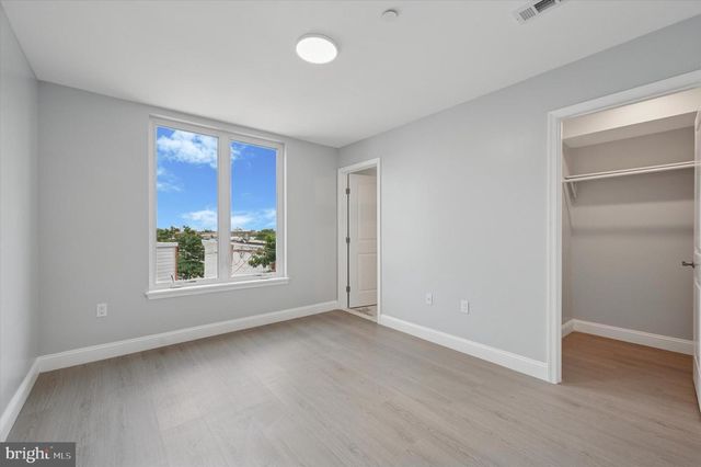 2405 RIDGE AVE, Philadelphia, PA 19121