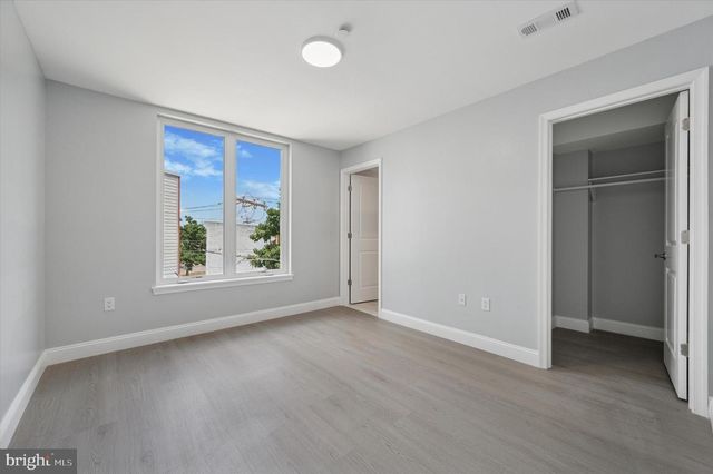 2405 RIDGE AVE, Philadelphia, PA 19121