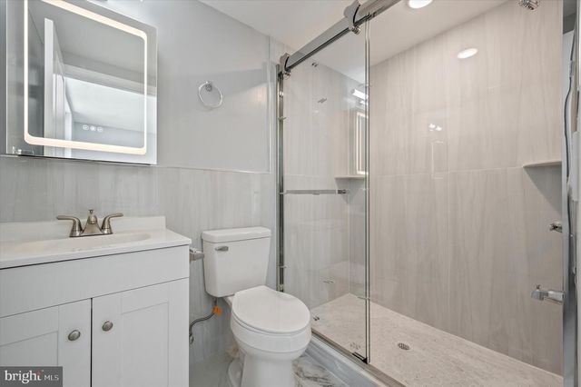 2405 RIDGE AVE, Philadelphia, PA 19121
