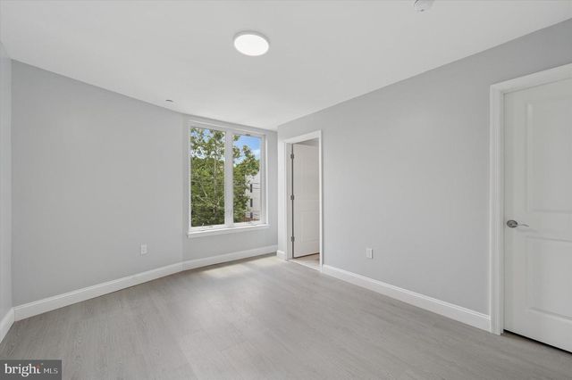 2405 RIDGE AVE, Philadelphia, PA 19121