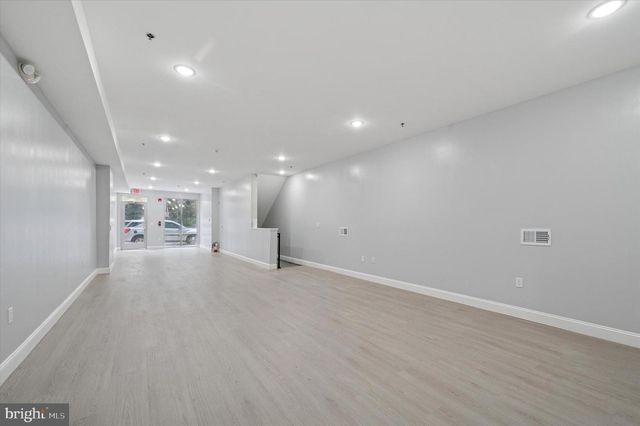2405 RIDGE AVE, Philadelphia, PA 19121