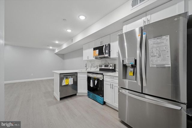 2405 RIDGE AVE, Philadelphia, PA 19121