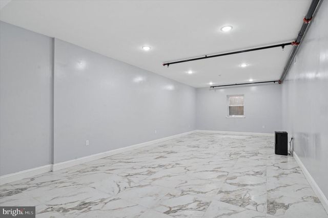 2405 RIDGE AVE, Philadelphia, PA 19121