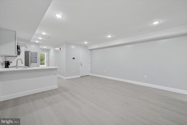 2405 RIDGE AVE, Philadelphia, PA 19121