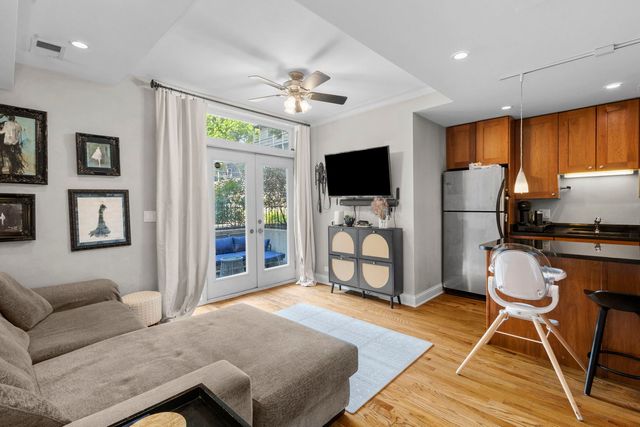 4422 N ASHLAND Avenue G, Chicago, IL 60640