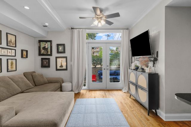 4422 N ASHLAND Avenue G, Chicago, IL 60640