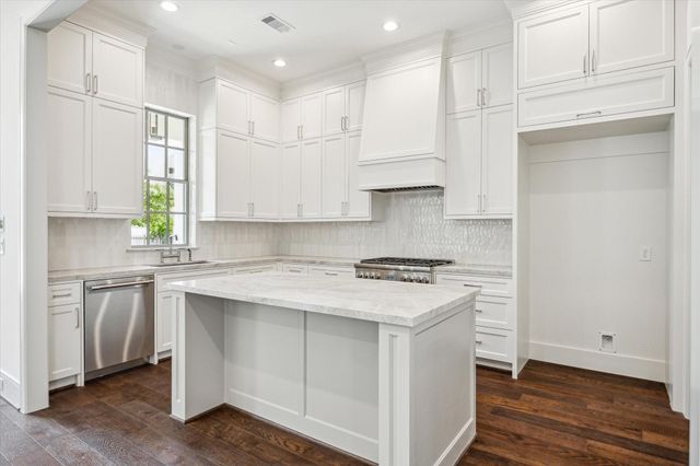 209 Sutton Row Place, Houston, TX 77024