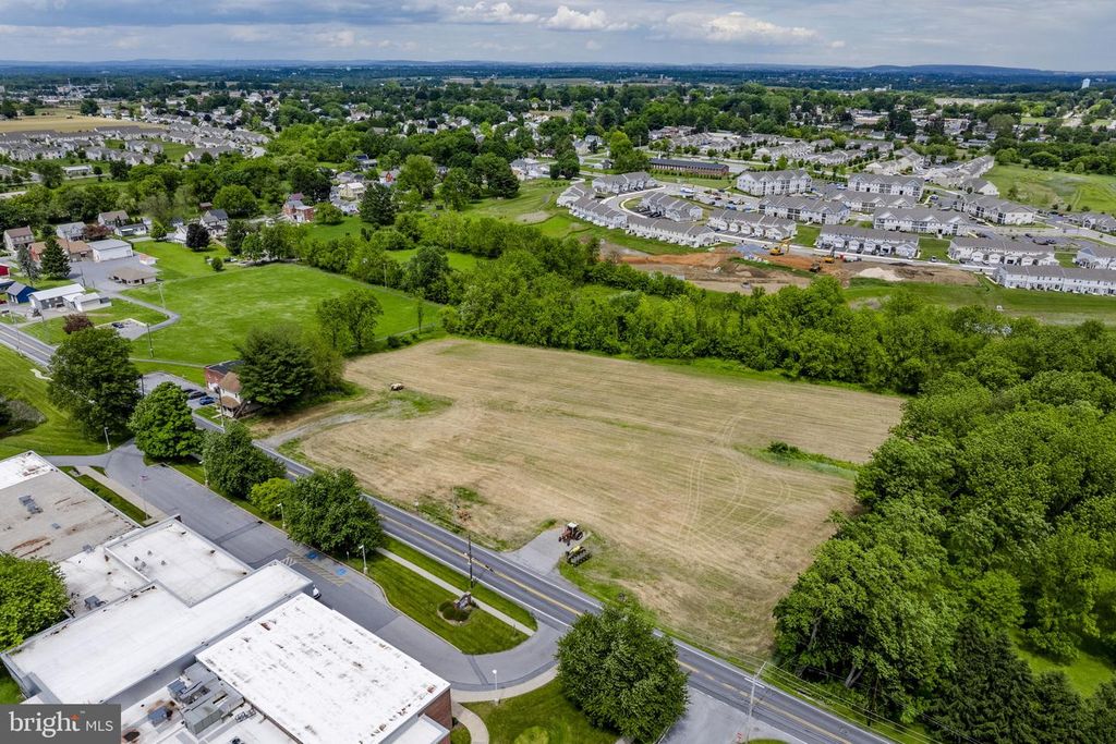 801 MILLWOOD RD, Willow Street, PA 17584
