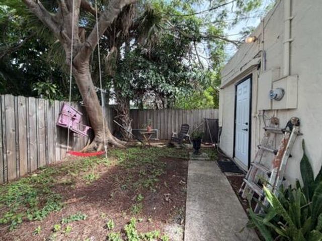 927 Paseo Andorra Cottage, West Palm Beach, FL 33405