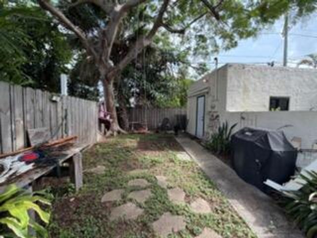 927 Paseo Andorra Cottage, West Palm Beach, FL 33405