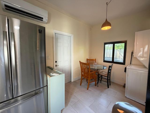 927 Paseo Andorra Cottage, West Palm Beach, FL 33405