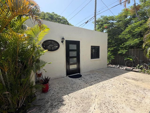 927 Paseo Andorra Cottage, West Palm Beach, FL 33405