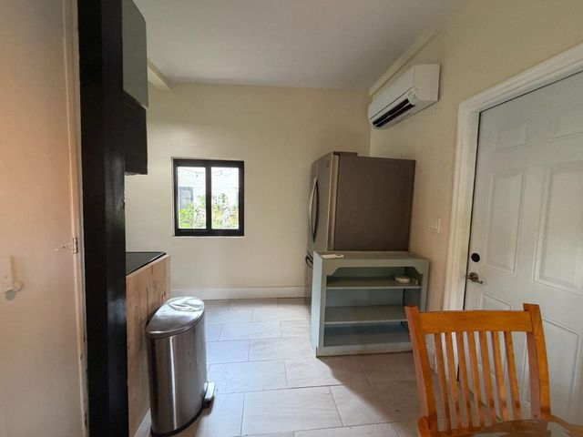 927 Paseo Andorra Cottage, West Palm Beach, FL 33405