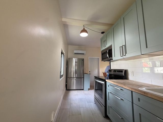 927 Paseo Andorra Cottage, West Palm Beach, FL 33405